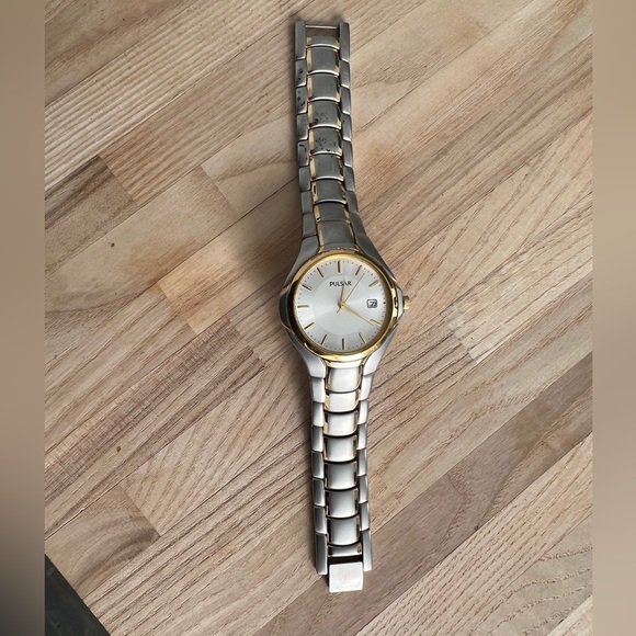 Pulsar Watch Men's Stainless Matte Silver Gold Tone with Date Window Quartz - Picture 3 of 10